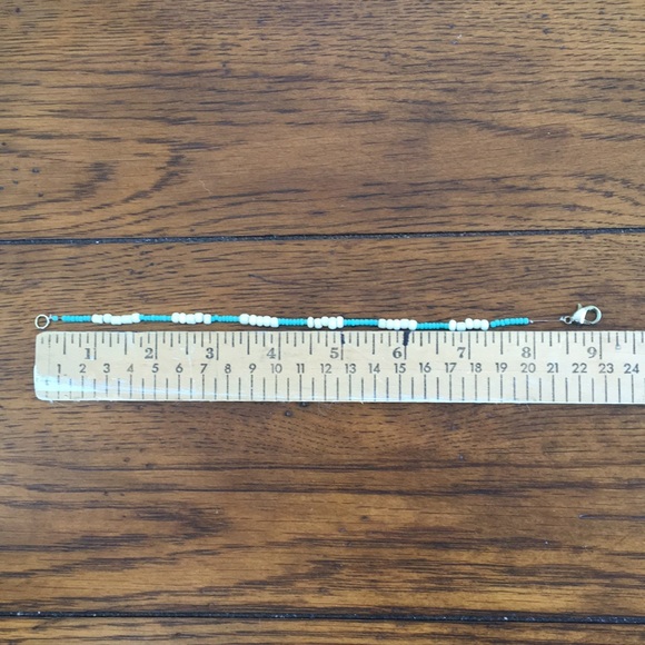 White and turquoise beachy anklet. - Picture 2 of 2